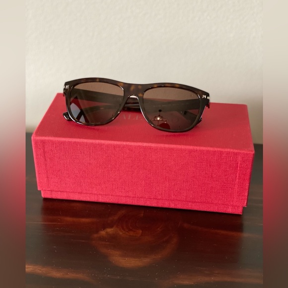 Valentino cateye sunglasses - Picture 7 of 7